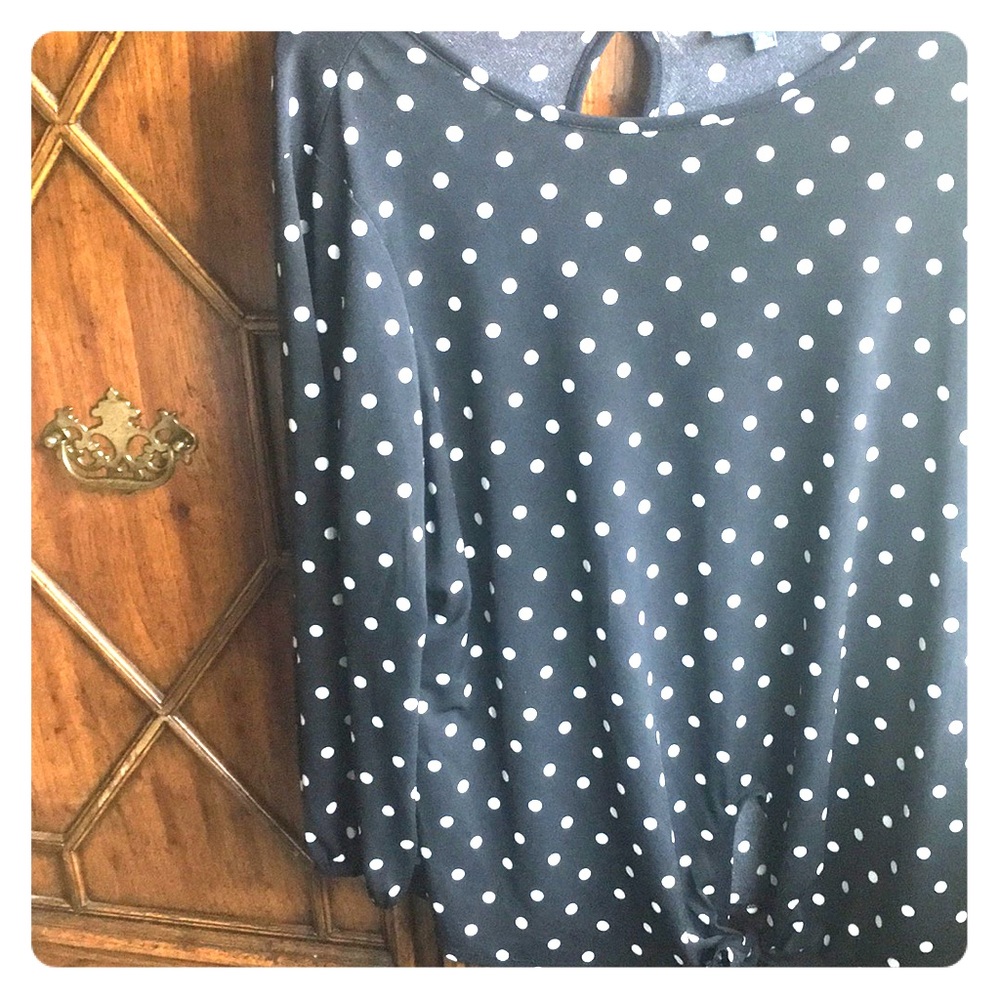 ADRIANNA PAPELL Long sleeve polka dot blouse.